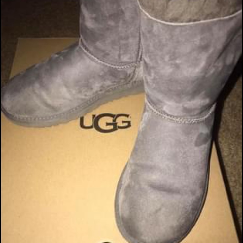 Ugg Bailey Bow - image 1